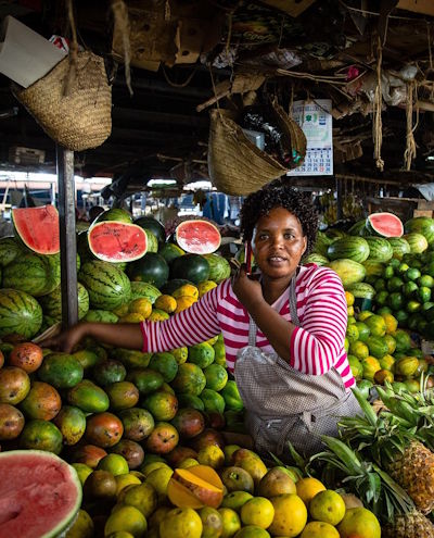 Stemuka, Market Woman on phone